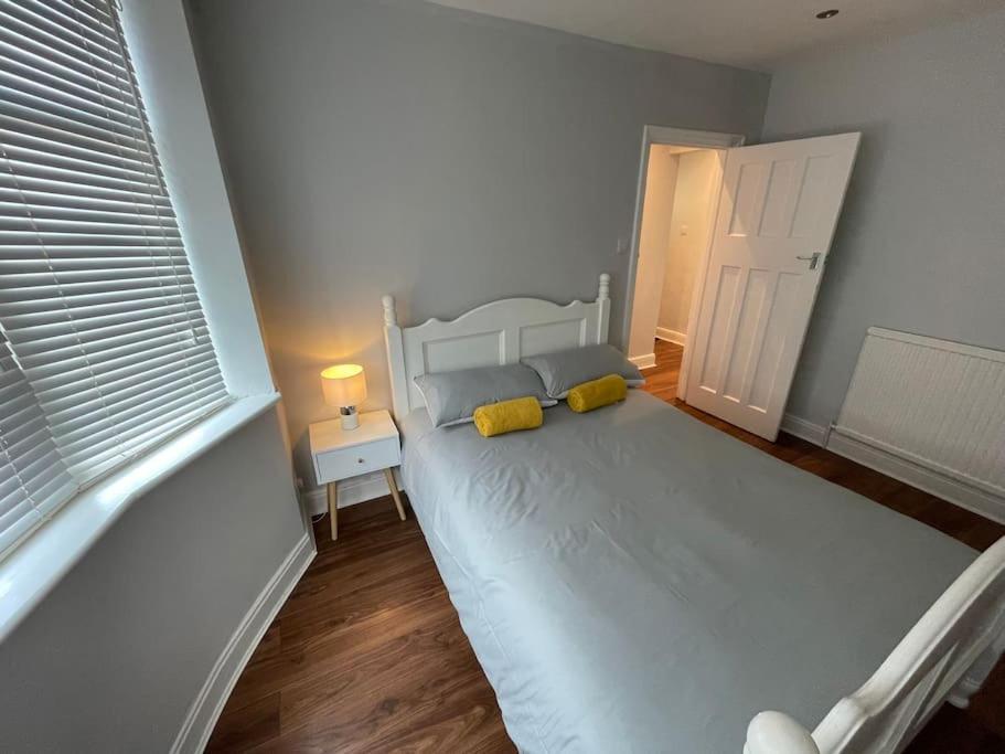Entire Ground Floor Apartment In Watford Уотфорд Экстерьер фото